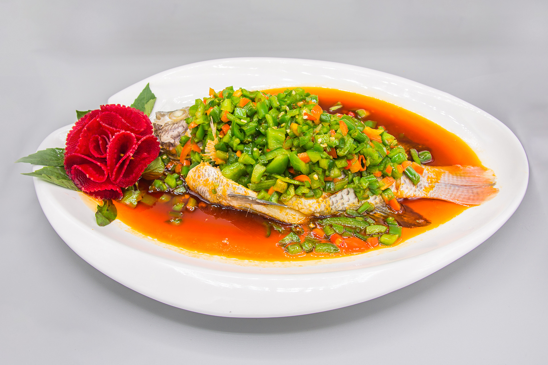 f13. whole fish with green & red pepper 跳水活鱼 <img title='Spicy & Hot' align='absmiddle' src='/css/spicy.png' /> <img title='Spicy & Hot' align='absmiddle' src='/css/spicy.png' />